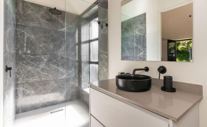6 Bedroom Property for Sale in Hout Bay Western Cape
